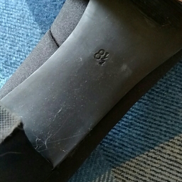 Selling black shoes with a one inch heel. - Picture 2 of 3